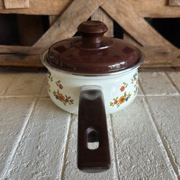 Summer Garden By Excel Vintage 1 Quart Cooking Saucepan with lid - Picture 5 of 7